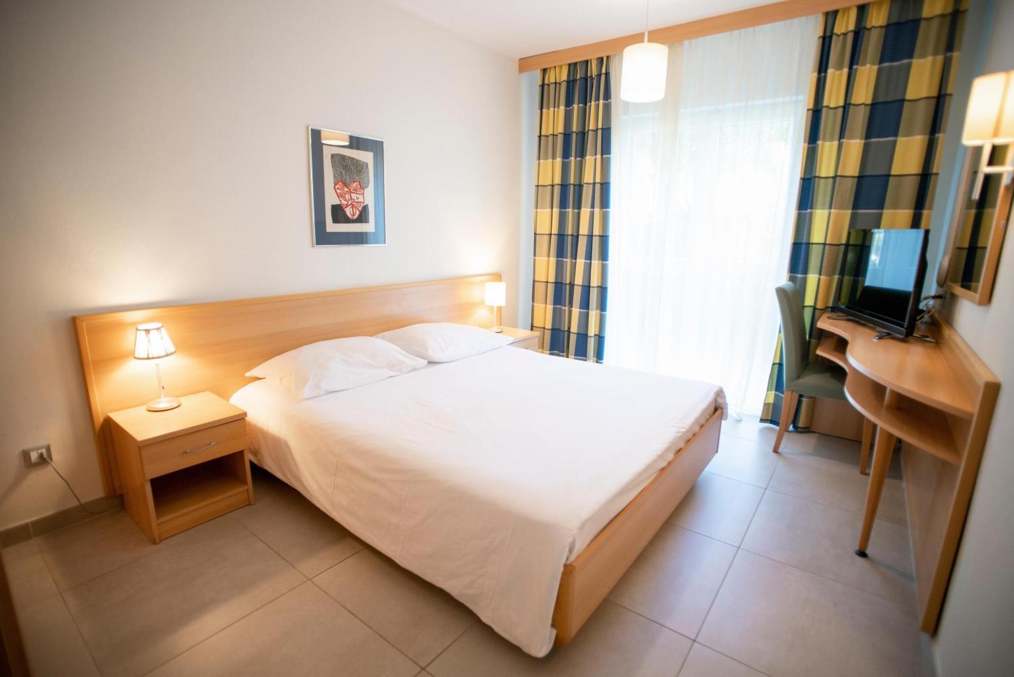 Aminess Vival Casa Velaris Hotel Supetar Buitenkant foto