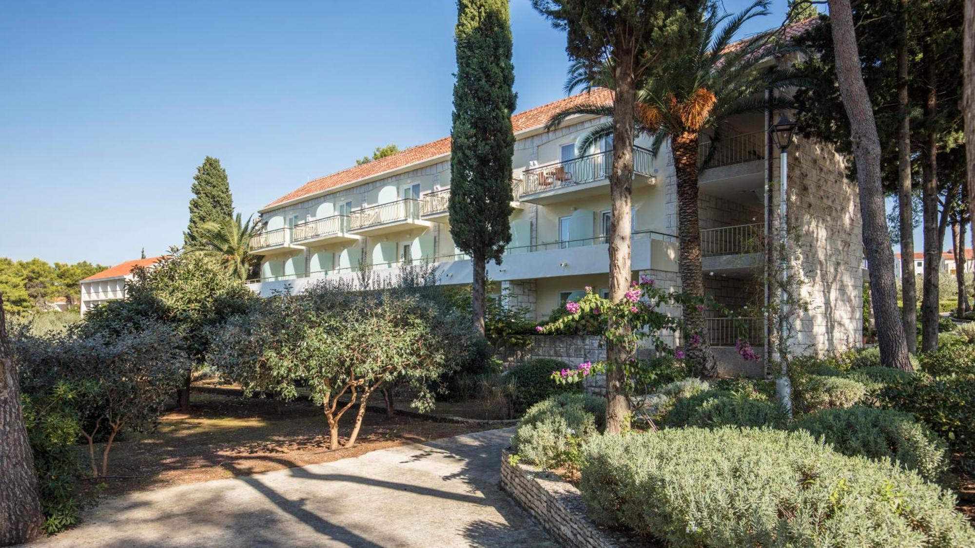 Aminess Vival Casa Velaris Hotel Supetar Buitenkant foto