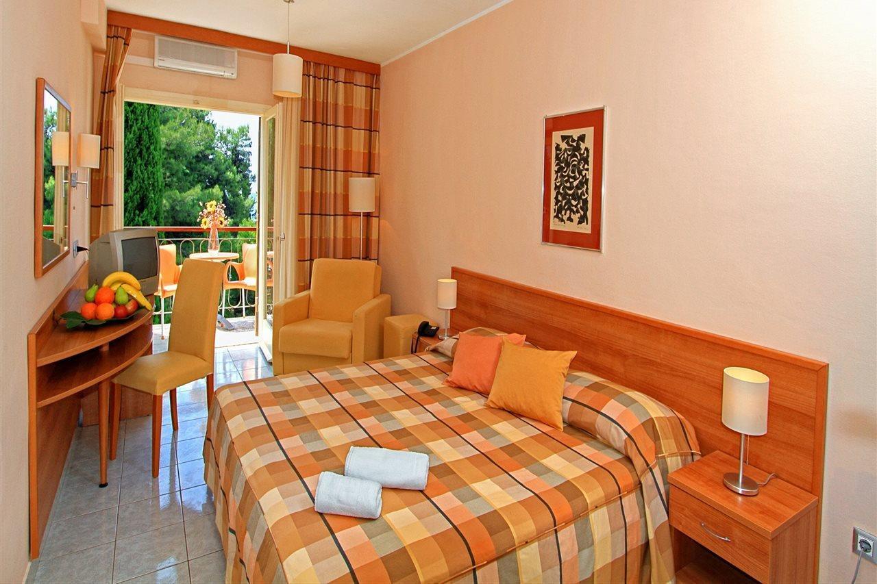 Aminess Vival Casa Velaris Hotel Supetar Buitenkant foto